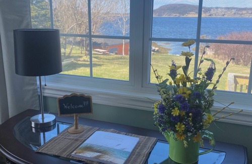 Rocky Harbour Cottage | The Peridot Retreat