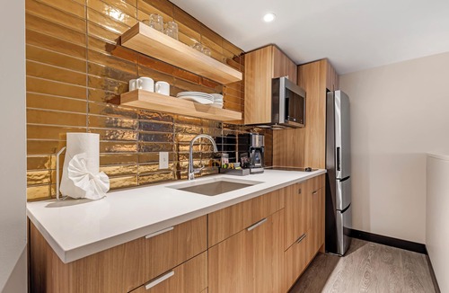 Connecticut Ave - K Street Hotel | The Quincy, an Ascend Collection Hotel