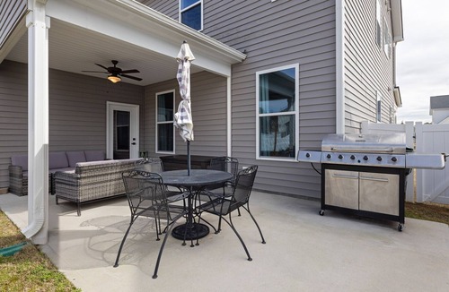 Clayton House | The Retreat in Clayton