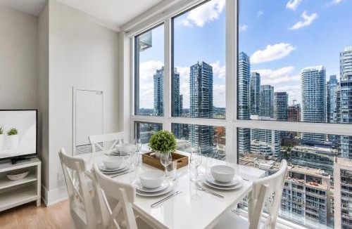Toronto Entertainment District Apartment | The Ritz Suites - Downtown Toronto - CN Tower & Rogers Centre