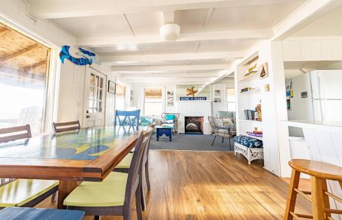 Colington House | The Roaring 20's - KDH MP 6, Historic Oceanfront Cottage, Sunrise Views, Pets OK, Flex Stays