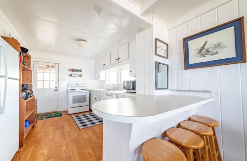 Colington House | The Roaring 20's - KDH MP 6, Historic Oceanfront Cottage, Sunrise Views, Pets OK, Flex Stays