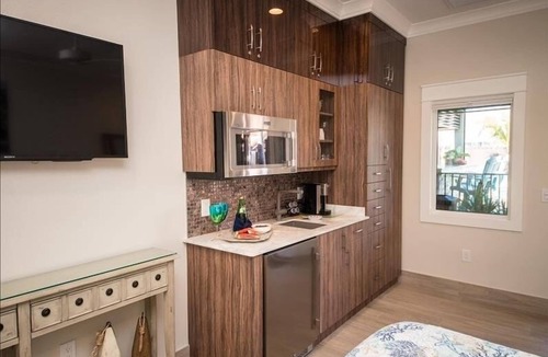 Anna Maria Resort | The Rod and Reel Resort-Suite 2