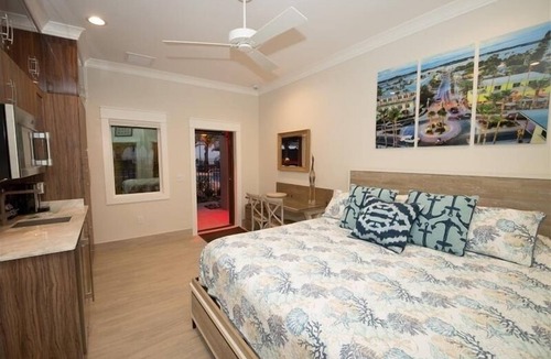 Anna Maria Resort | The Rod and Reel Resort-Suite 2