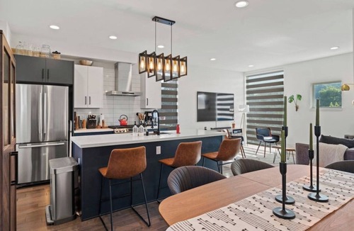 Columbia City House | The Rooftop - Columbia City Retreat Free Parking + EV Charger