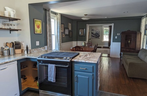 Brownsville House | The Roots & River Guest House in Brunswick's Historic Downtown