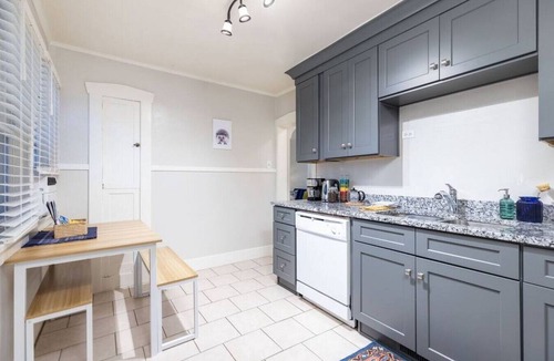 Lower Avenues Apartment | The Sapphire Suite - Downtown Historic Aves Apt
