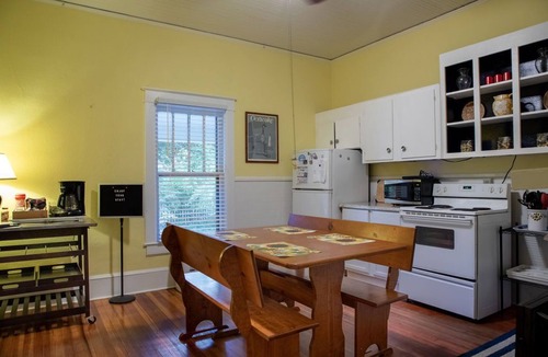 Chapel Hill Apartment | The Shabby Chic Studio - Cute 1-Bedroom Close to UNC!