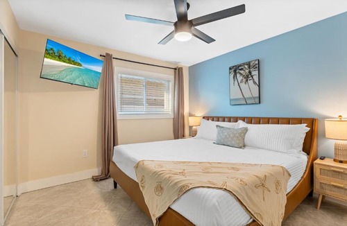 Cocoa Beach Apartment | The Shark Tank TownCenter Walk to Beach Bars Shops & Downtown Cocoa Beach