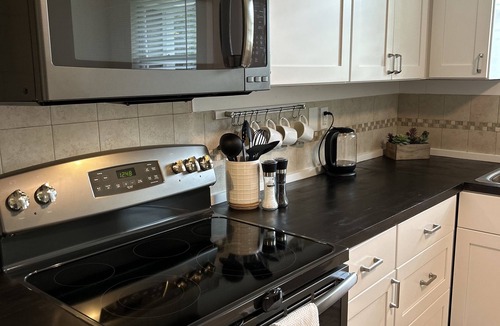 Osprey House | The Shoreland Hideaway 4BR & 2BA jacuzzi, minutes from Siesta Key