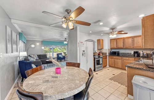 Gulf Gate Estates House | The Siesta Shortcut | Spacious Pool Home Minutes to Siesta Key Beach