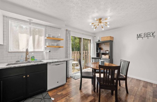 Summit Station House | The StayBerry - Stay for 6