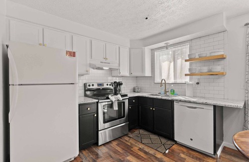 Summit Station House | The StayBerry - Stay for 6
