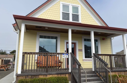 Fort Bragg House | The Sunshine Inn. A Fully ADA Compliant Property