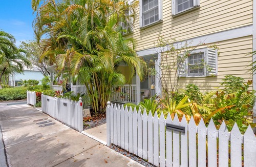 Truman Annex Condo | THE SWEET LIFE ~ Charming First Floor 2 BR/1 Ba Condo w/Community Pool!