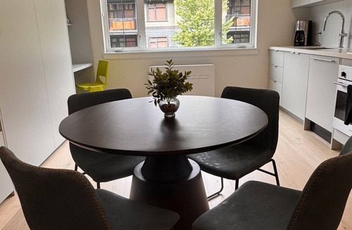Rossland Apartment | The Traverse at RED Mountain - Ski-In Ski-Out Suite for Long Stays, Rossland BC