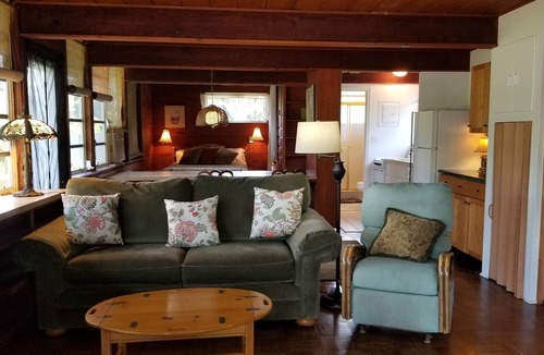Melbourne Village Apartment | The Treehouse:Treeline View, Screened Porch, Private Balcony
