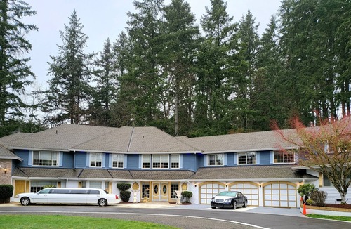 Inglewood Villa | The ultimate luxurious getaway. Indoor Hot Tub, Private Lounge area.