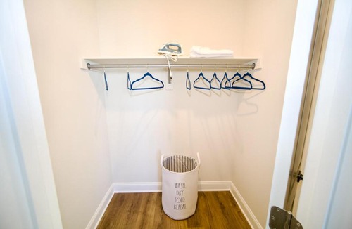 Brightwood Park Apartment | The Vianny:Petite Modern Lodge