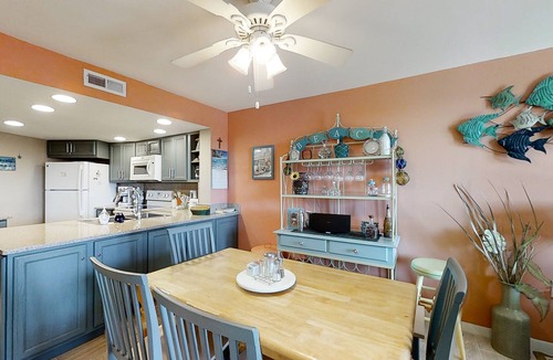 Atlantic Beach Condo | Third-Floor Condo at Oceanfront Resort with Balconies, WiFi & Shared Pools/Gym