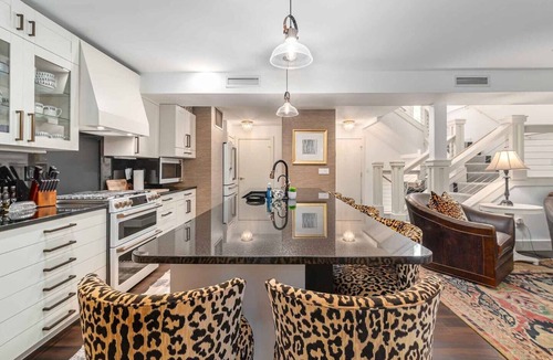 Harbor Springs Condo | This condominium is a 3 bedroom(s), 2.5 bathrooms, located in Harbor Springs, MI.
