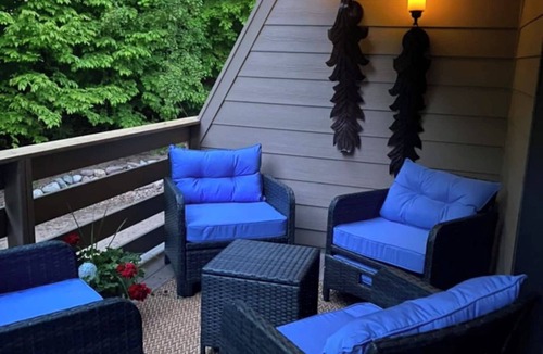 Harbor Springs Condo | This condominium is a 3 bedroom(s), 2.5 bathrooms, located in Harbor Springs, MI.