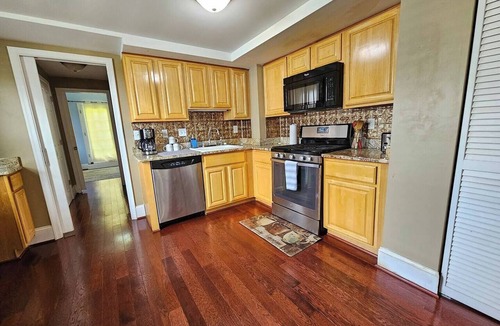 Towson Apartment | This duplex is a 3 bedroom(s), 2 bathrooms, located in Towson, MD.