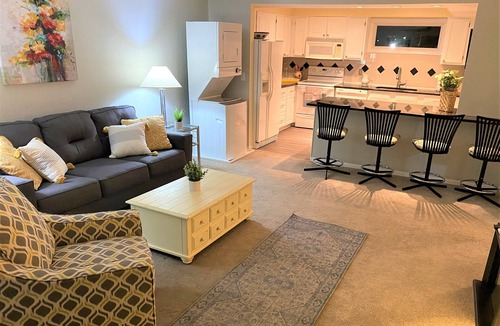 Eastport Condo | This Eastport condo has a large deck with amazing views of Spa Creek and downtown Annapolis.