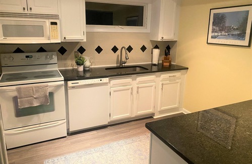 Eastport Condo | This Eastport condo has a large deck with amazing views of Spa Creek and downtown Annapolis.