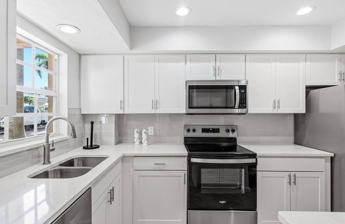 Siesta Key Condo | This first floor 2 bedroom 2 bathroom condominium