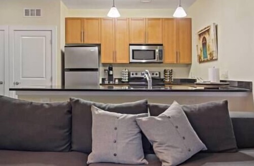 Old Town Alexandria Apartment | Time to Relax | Location | Old Town | 2 Bedrooms