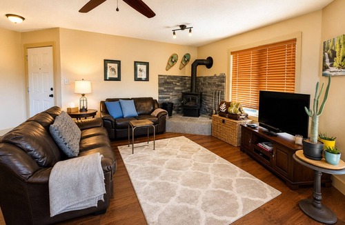 East Kootenay Apartment | Top Floor 2 Bedroom Copper Horn Condo