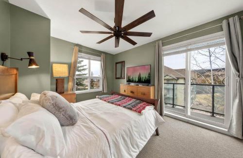 East Kootenay Apartment | Top Floor with Loft | Pool | Mountain Views (NEW LISTING!)