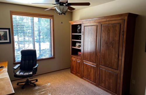 Torreon House | Torreon Getaway on the Greens with hot tub, 4 bedrooms, sleeps 10