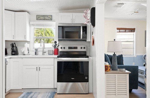 Bradenton Beach Cottage | Tortuga Cottage · 1915 · Pool · Pet-Friendly