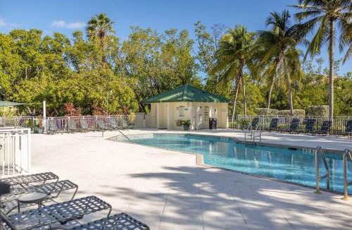 Key West House | Tortuga Suite at Sunrise Suites Resort - Heated Pool, Hot Tub & Free Parking