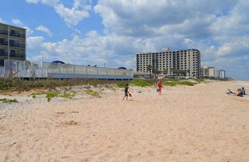 Ormond-by-the-Sea Apartment | Traders Inn Beach Club