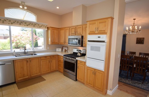Santa Rosa House | Tranquil Acres, Relaxing Wine Country Retreat with Game Room