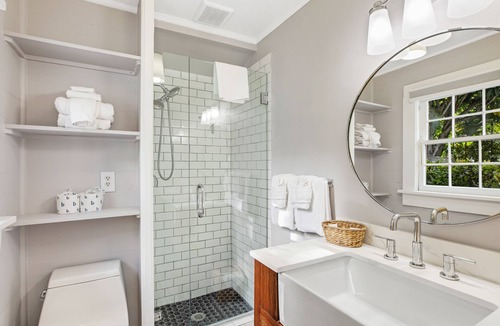 Old Town Cottage | Tranquil Dog-friendly Getaway with Shared Pool, WiFi, & AC - Snowbirds Welcome
