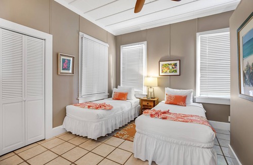 Old Town Cottage | Tranquil Dog-friendly Getaway with Shared Pool, WiFi, & AC - Snowbirds Welcome