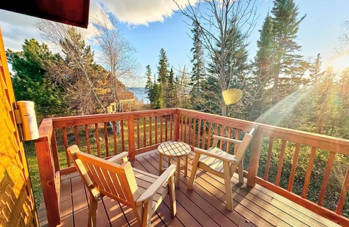 Lutsen Condo | Tranquil Hillside Upper 1BR Guestroom in Lutsen