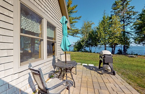 Northeast Somerset House | Tranquil Lakefront Retreat with Breathtaking Views and Cozy Firepit