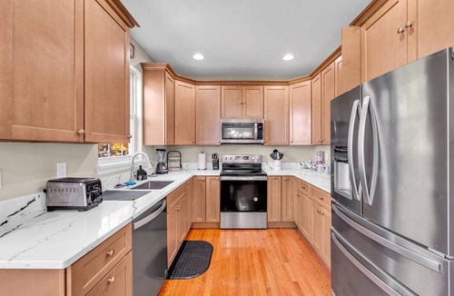 Dulles Town Center House | Tranquil Luxurious Home/Prime N Best Location