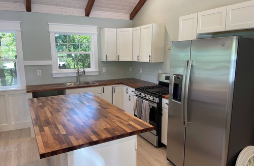 Hoopa Cottage | Tranquility Riverview Cottage