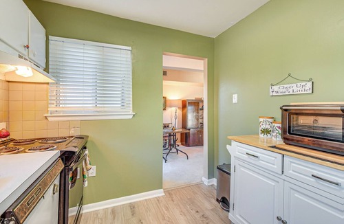Mount Vernon Condo | Travel Nurses Welcome! Quaint Alexandria Condo