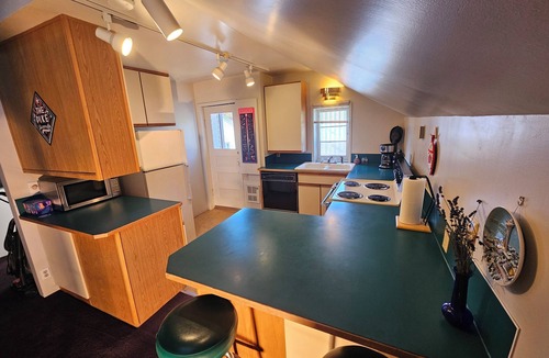 Crown Hill Apartment | Travelers Dream 1-bedroom apartment in Seattle perfect location to see the Games