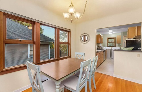 Wallingford Apartment | Treehouse Deck House at Green Lake
