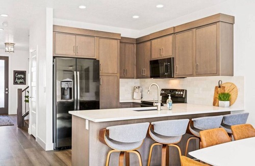 St. George Villa | Trendy 5 Bed Home in St George Sleeps 16 w/Pool!