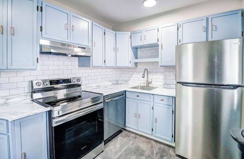 Clintonville House | Trendy neighborhood, walkable to local restaurants and shops, near OSU