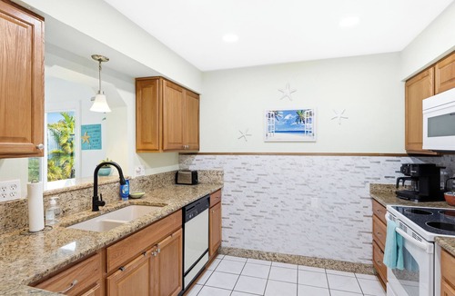 Sarasota House | Trish's Beach Retreat W/Pool/Spa by Siesta Keys#2